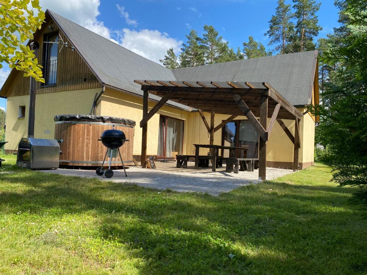 Metsaaeaere Accommodation Uulu Bagian luar foto